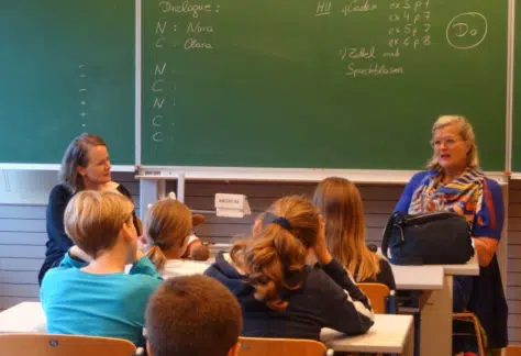 Botschafterin Ursula Plassnik besucht Europaklasse