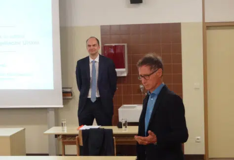 ?Back to School? ? EU-Beamter Hubert Gambs besucht Vorarlberger Schulen