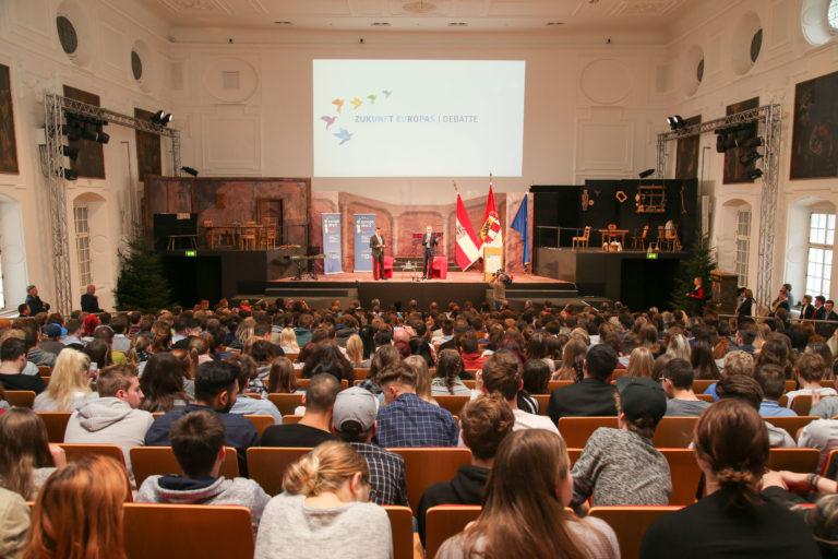 Mehr über den Artikel erfahren EU-Zukunftsdiskussion mit Herrn Bundespräsident Van der Bellen und 600 Schülern in Salzburg 30.11.17