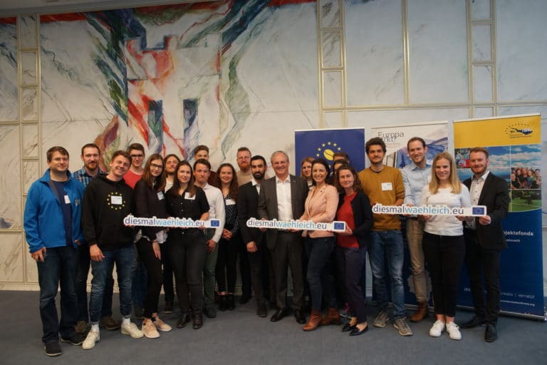 Mehr über den Artikel erfahren Treffen der Jungen Europäischen Föderalisten im Landhaus in Bregenz